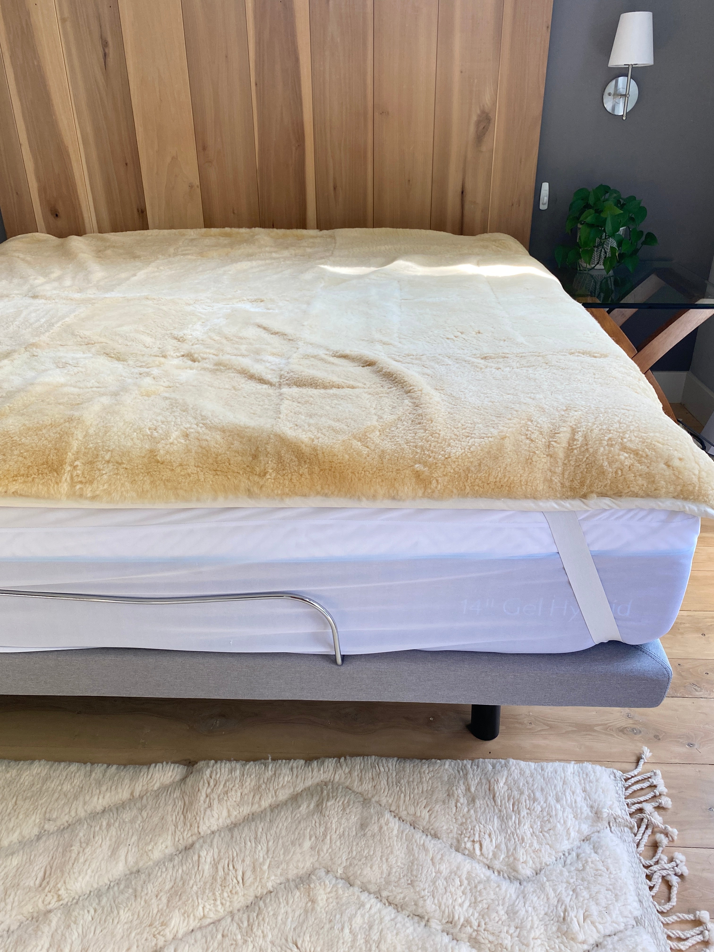 Medical Grade Sheepskin Mattress Cover