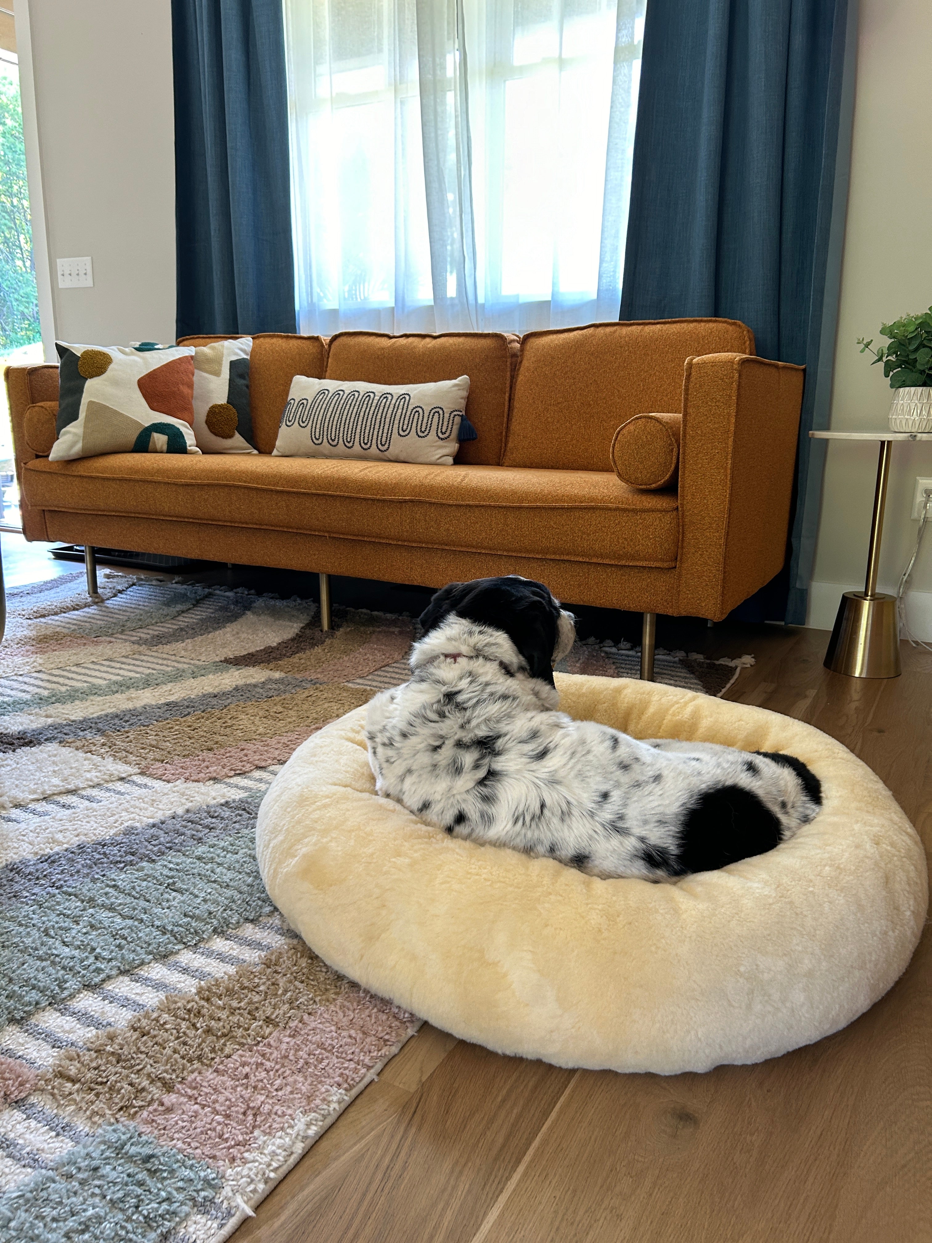 SNUGLY Short Fur Sheepskin Dog Beds