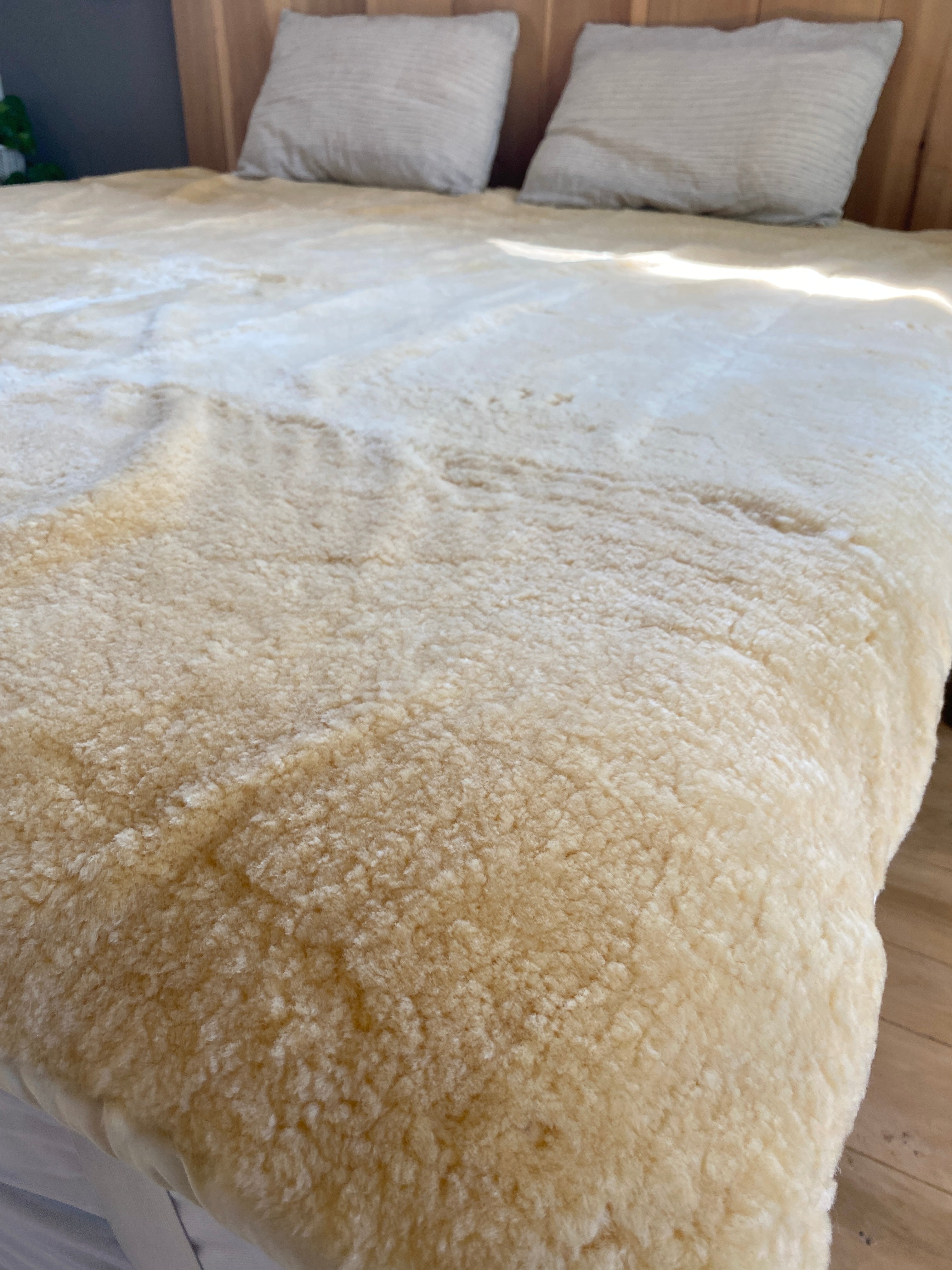 Medical Grade Sheepskin Mattress Cover