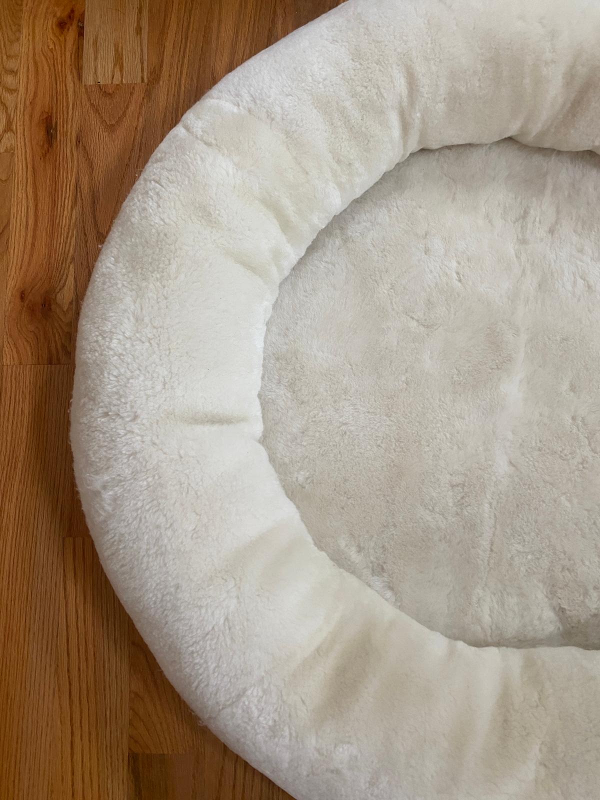 SNUGLY Short Fur Sheepskin Dog Beds