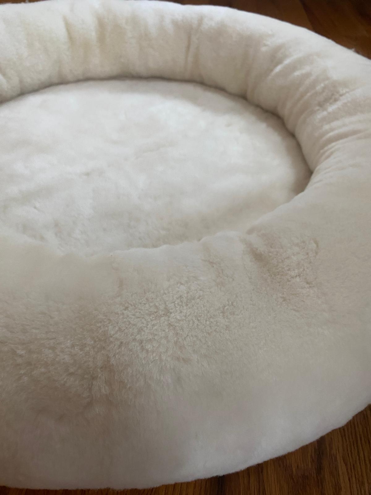 SNUGLY Short Fur Sheepskin Dog Beds