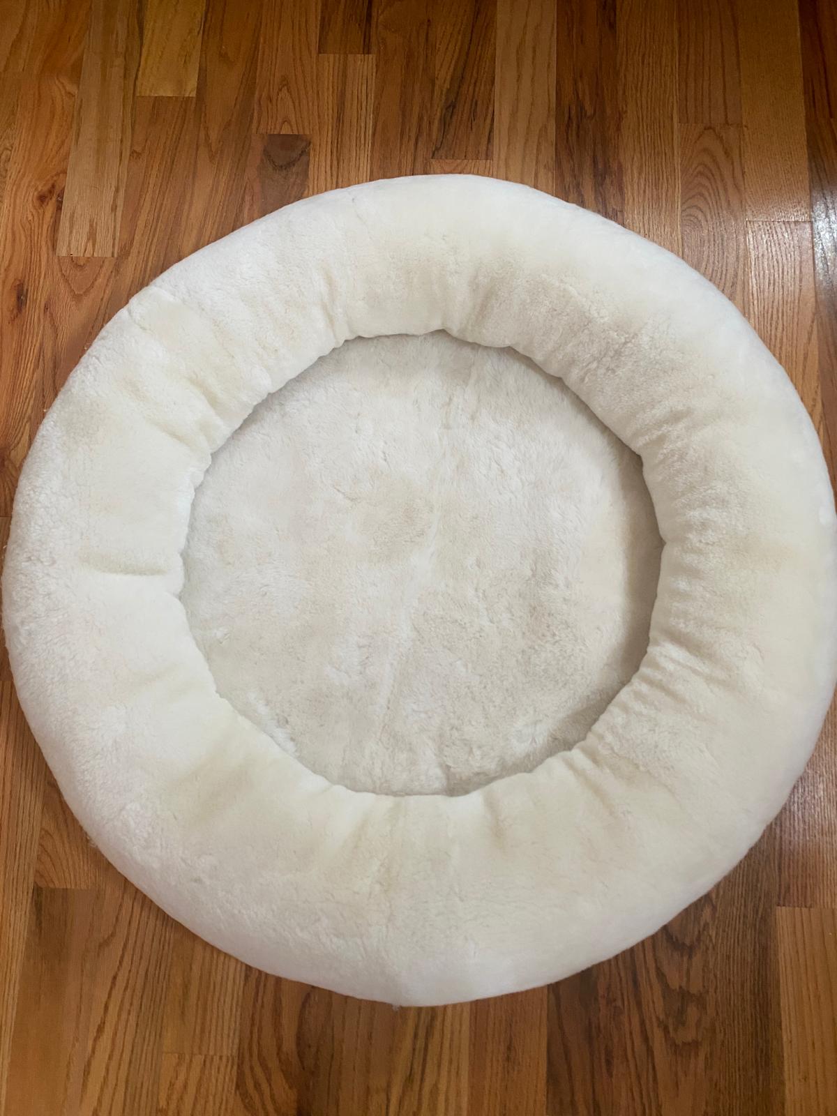 SNUGLY Short Fur Sheepskin Dog Beds